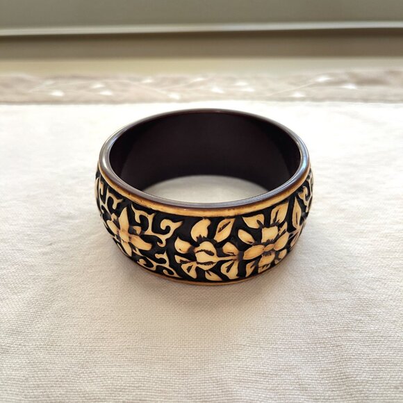 New Bangle Bracelet Carved Brown Beige Wide Unique - Picture 3 of 6